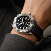 Breitling Avenger Automatic GMT 44 - Bild 4