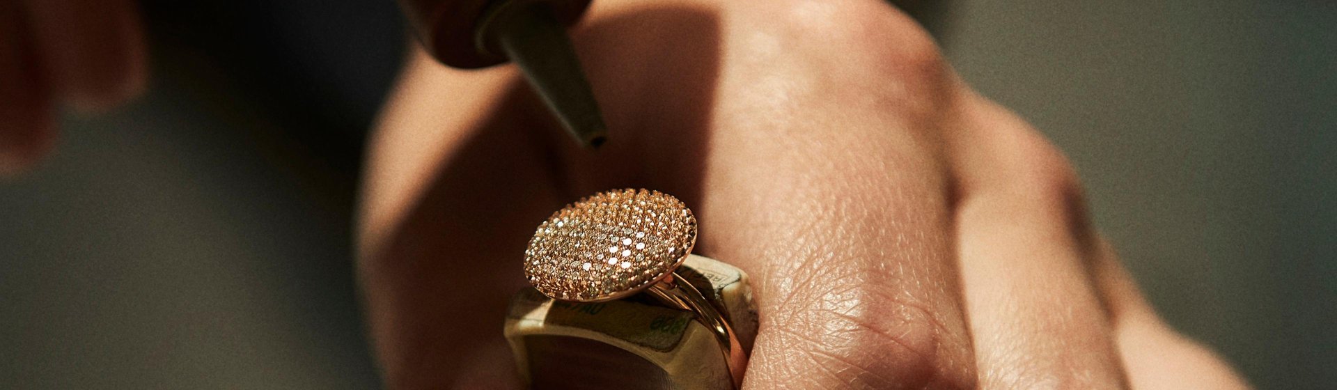 Schmuckservice Anfrage Slider 3840x1120px